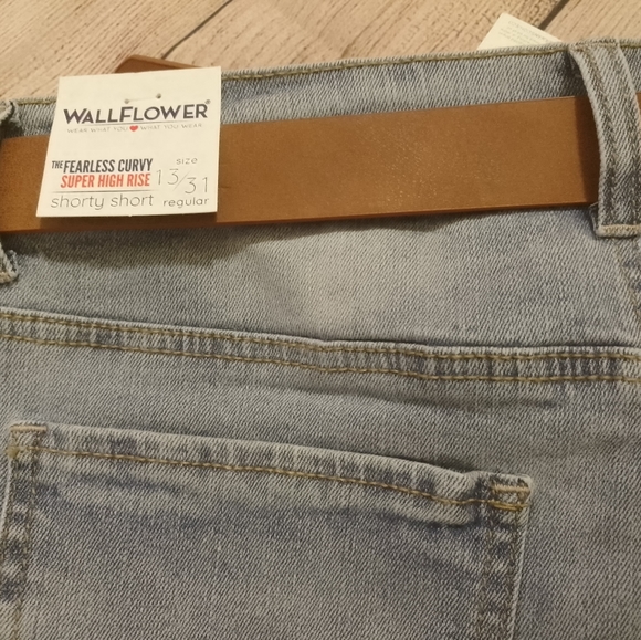Wallflower Fearless Curvy Super High Rise Cut Off Denim Blue Jean Shorts shorty. - Picture 11 of 13
